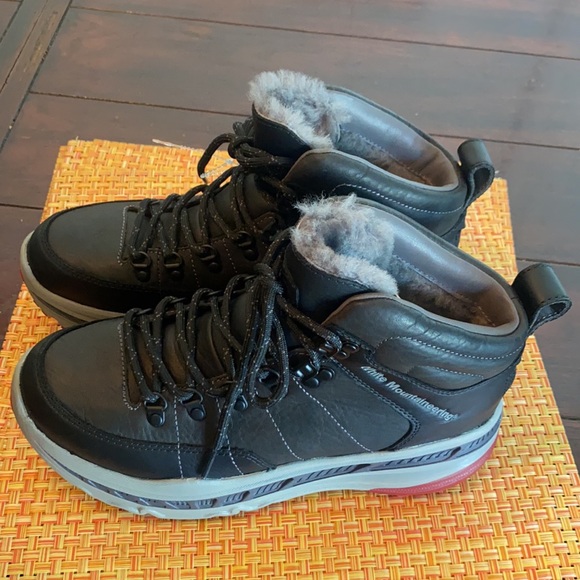 UGG  WHITE MOUNTAINEERING TRAINER - Picture 5 of 12